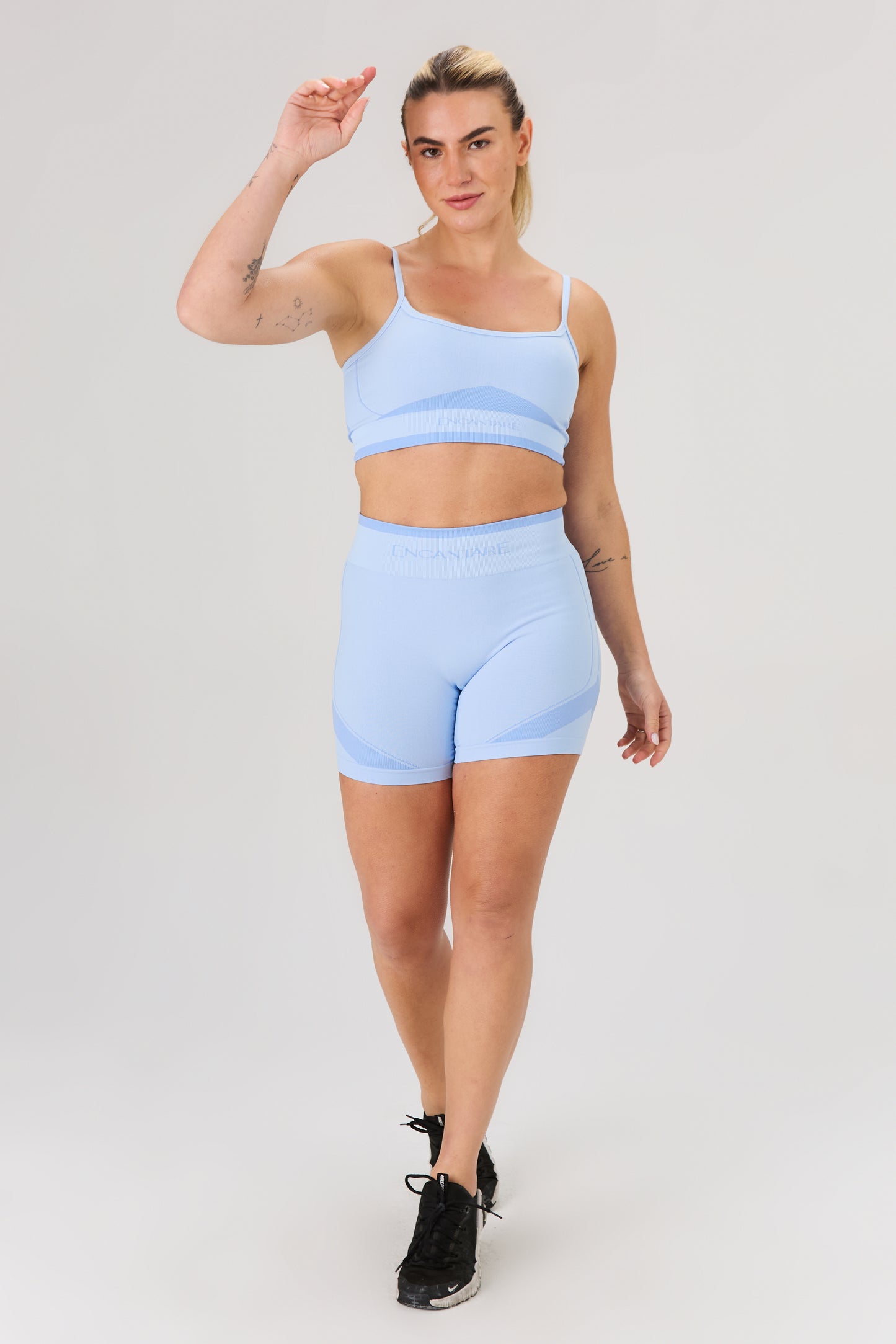 Conjunto Fitness Top Alcinha + Bermuda