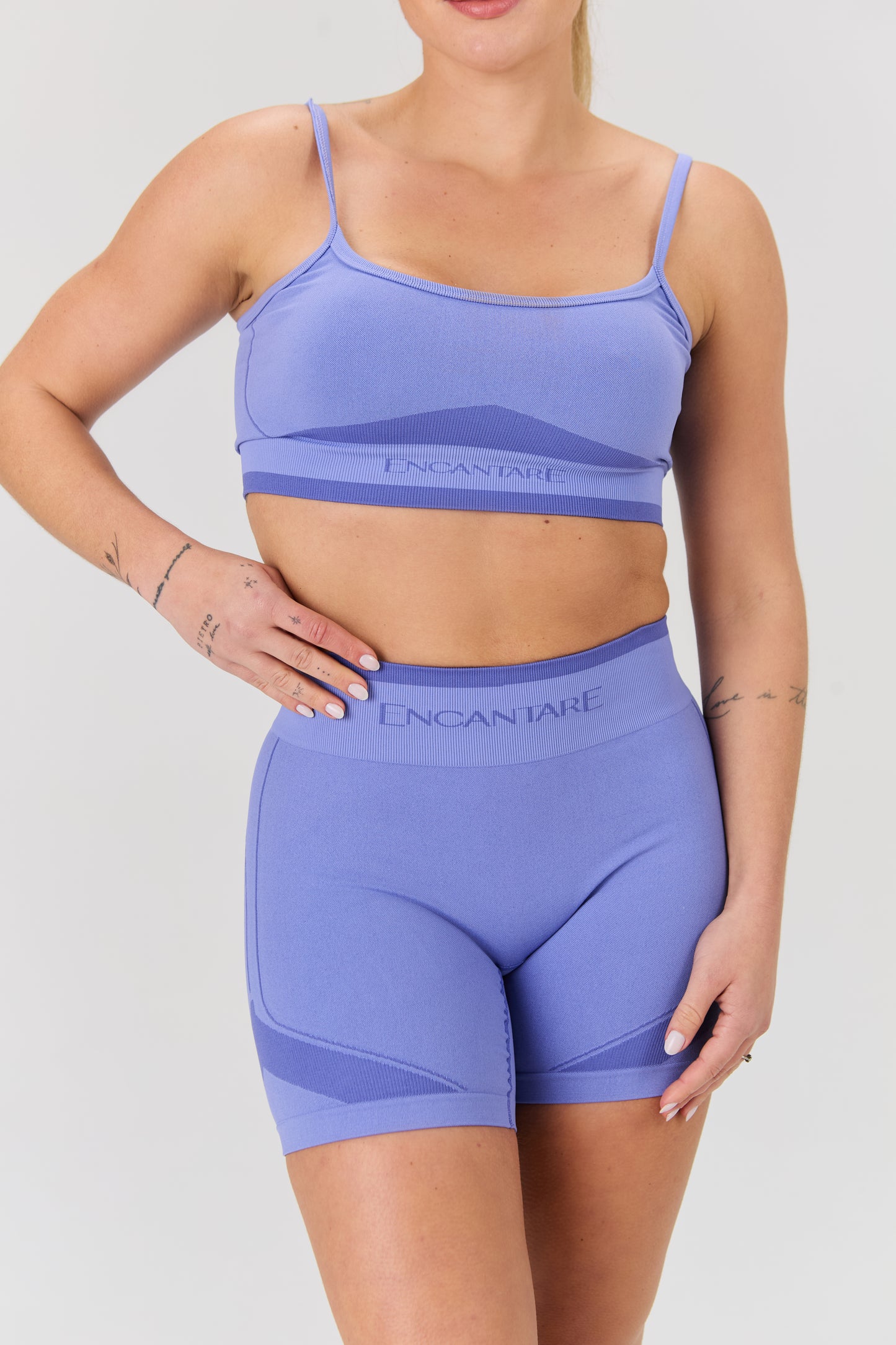 Conjunto Fitness Top Alcinha + Bermuda
